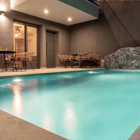 Geomar Luxury Apartment